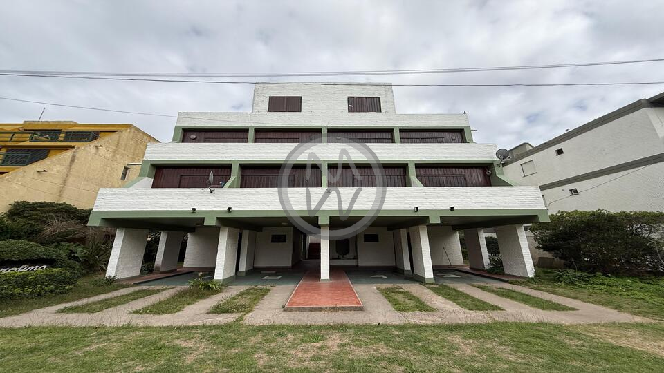 Departamento Edificio "Carolina"