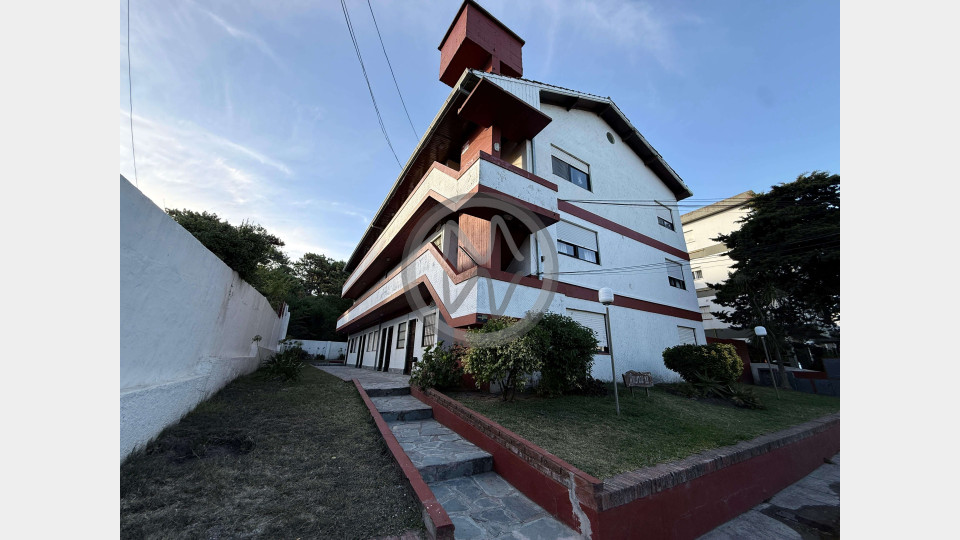 Departamento Edificio "America VI"
