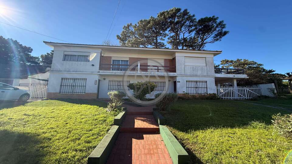 Complejo OPORTUNIDAD DE INVERSIÓN EN LA COSTA  en: Villa Gesell , zona: Sur