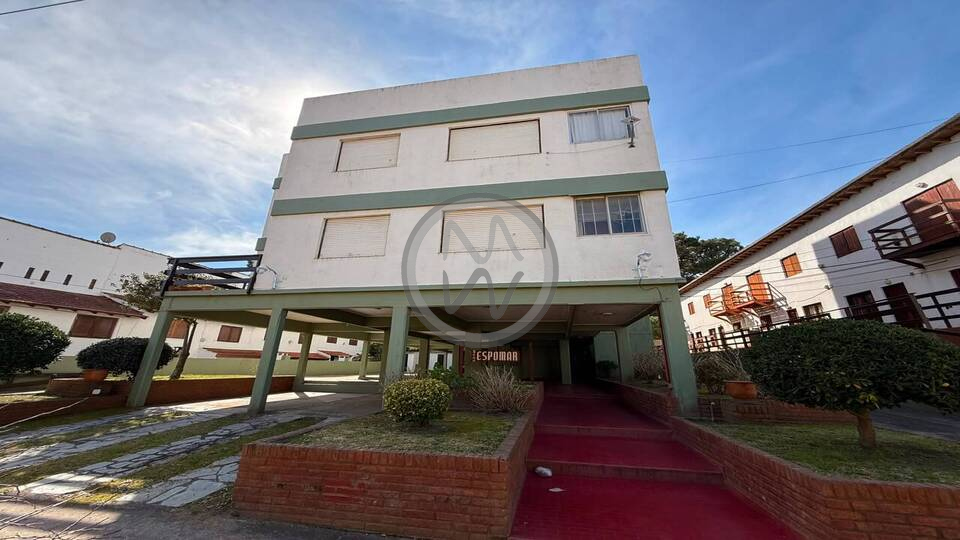 Departamento Edificio "Expomar"  en: Villa Gesell , zona: Sur
