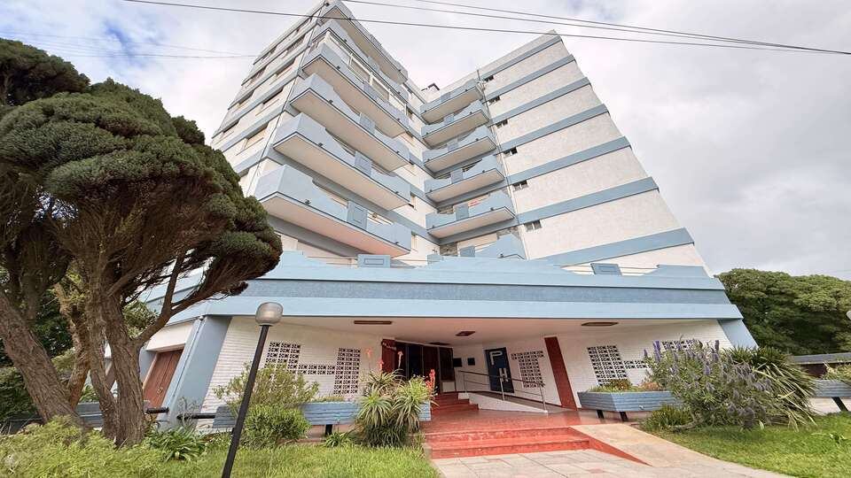 Departamento Edificio "PH"  en: Villa Gesell , zona: Sur